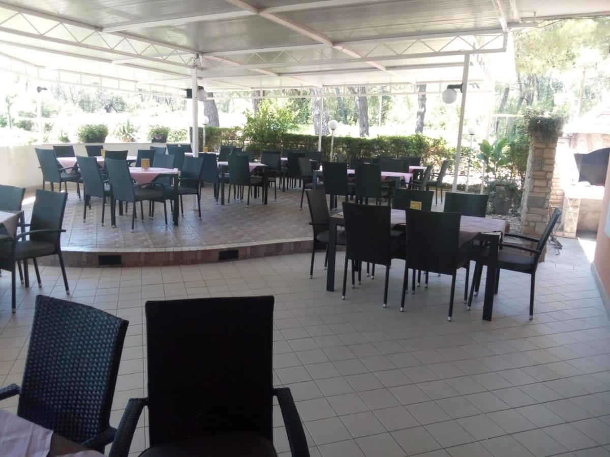 Hotel Pansion Restoran Marin Posedarje Exteriér fotografie